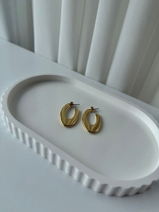 The Fluted Horizon Tray